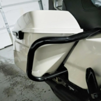 Aftermarket 100% Brand New High Quality and very durable Easy to install and no install instruction Color: Black Material: Steel Position: Rear Fitment: Fits ’14-later FLHR, FLHRC, FLHTCU, FLHTCUL, FLHTK, FLHTKL, FLHTKSE and FLTRU models. Installation requires reuse of Original Equipment saddlebag supports. Saddlebag Bracket Guard Bar For Touring 2014-